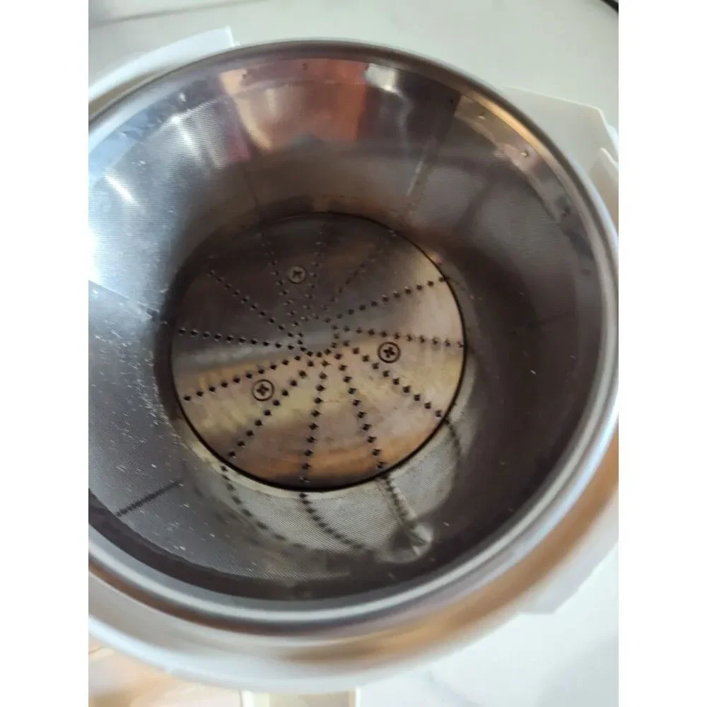The Juiceman Pro Series 410 Elite Edition Juicer. Great Working Condition (1106)